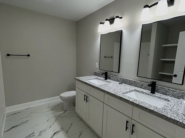 115 Woodstone Ln — Photo 4