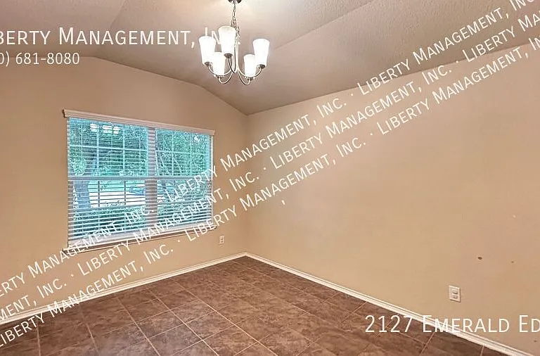 2127 Emerald Edge — Photo 4