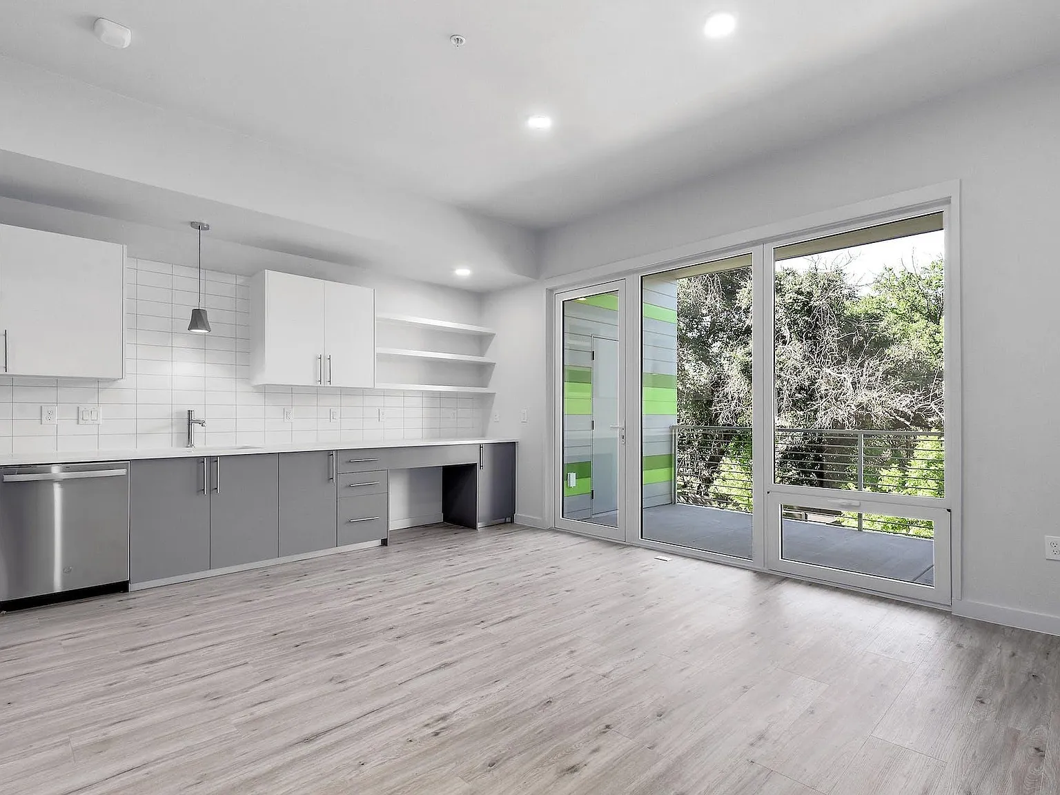 1 bed, 1.0 bath, 675 sqft, $1,600 — Photo 2