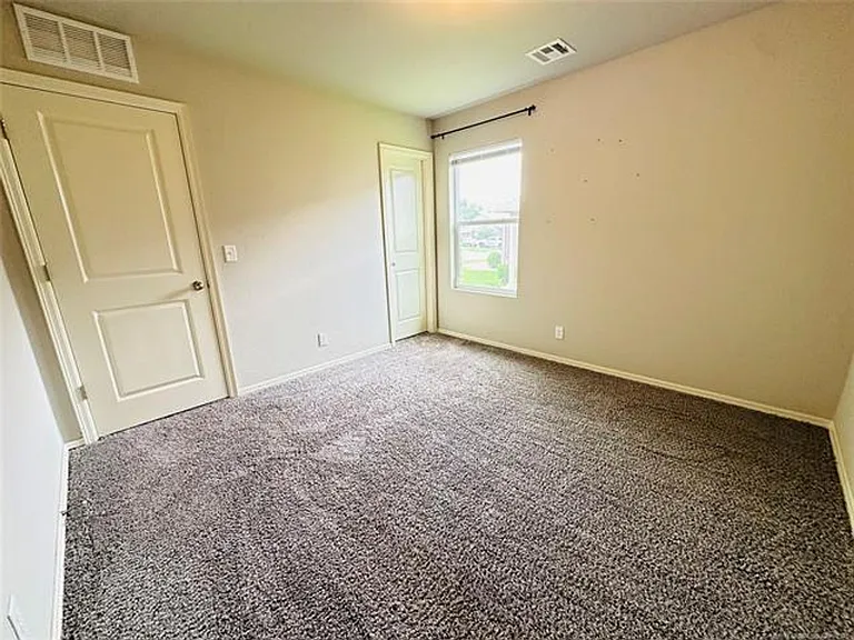7316 S Joshua Ave — Photo 12