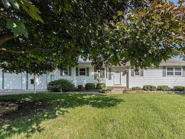 1227 Gilbert St, Flint, MI 48532