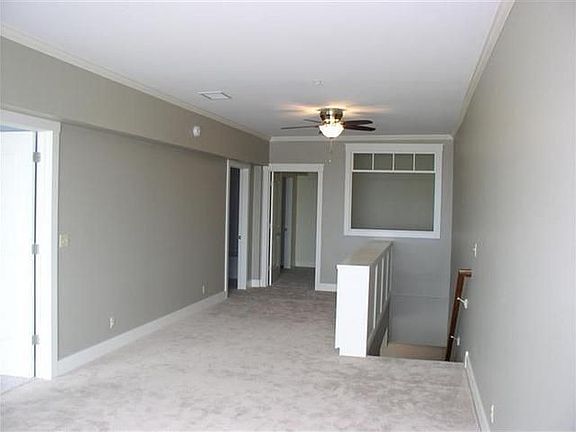 5th image of 105 W Danaher St Unit 40