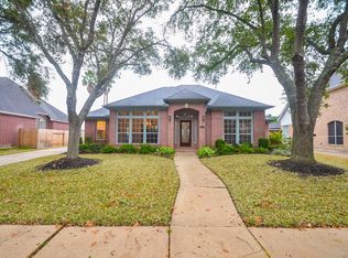 815 Lakespur Dr, Sugar Land, TX 77479