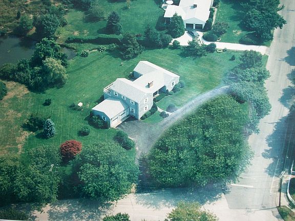 2nd image of 2 Beach Ln