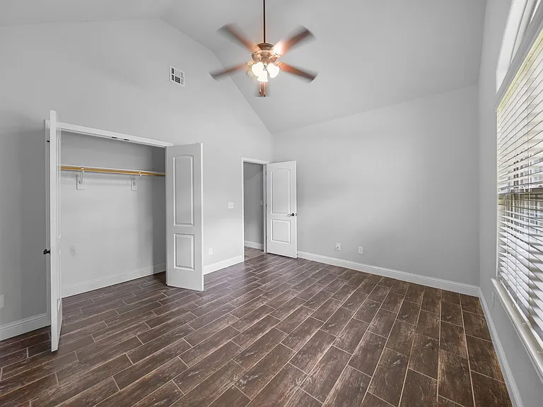 9 Monmouth Dr — Photo 27