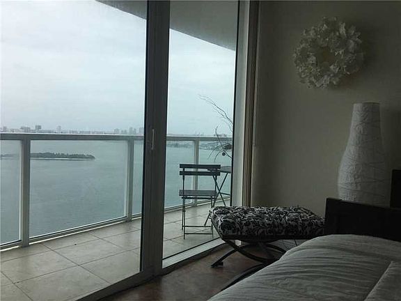 3rd image of 665 NE 25th St APT 2403