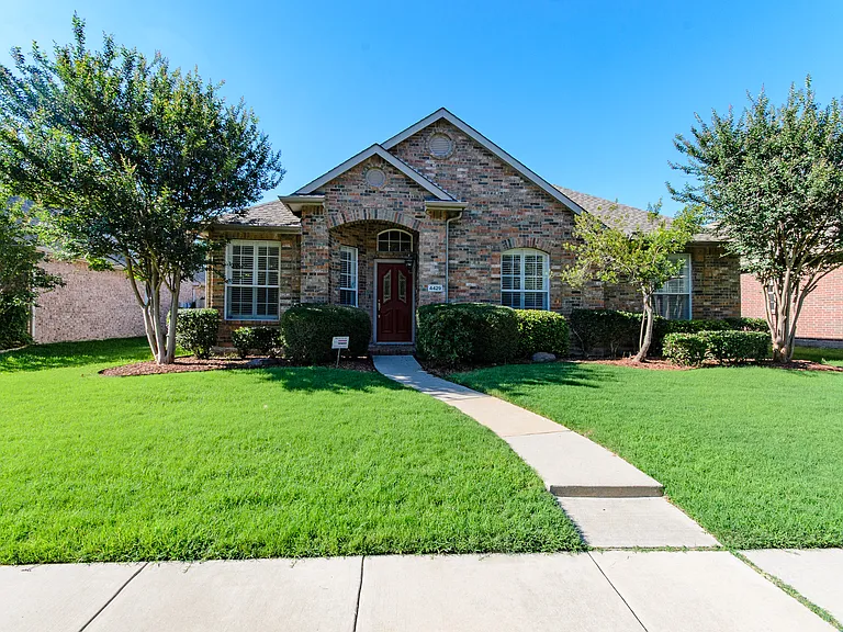 4429 Burnhill Dr — Photo 1