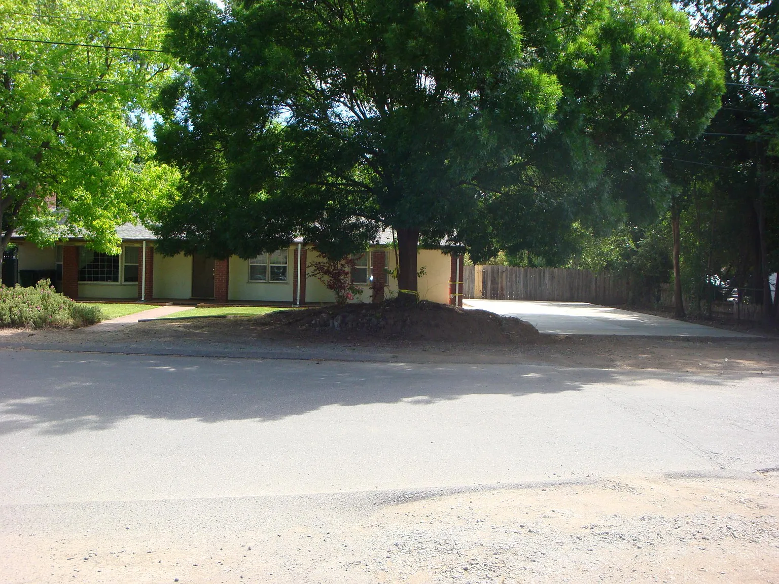 1740 Citrus Avenue — Photo 3