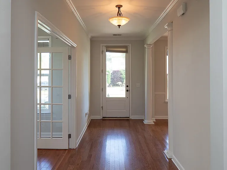 3040 Treadwell St — Photo 3