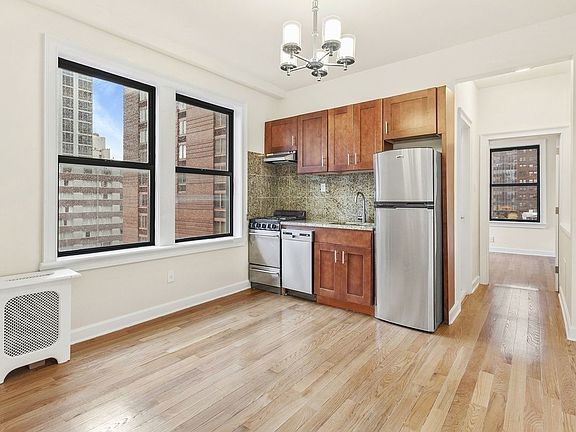 2nd image of 245 W 51st St #7/11