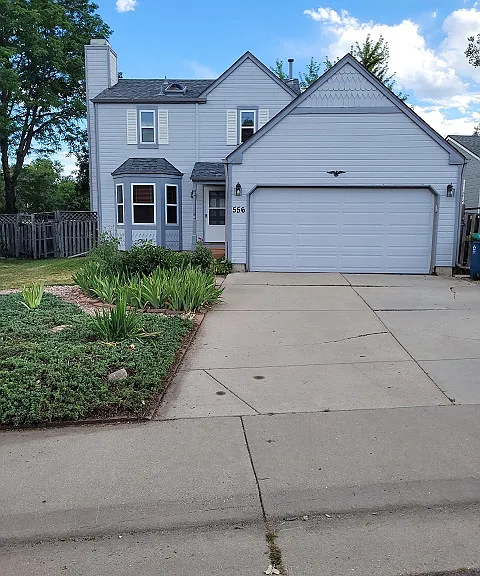 556 W Sycamore St — Photo 1