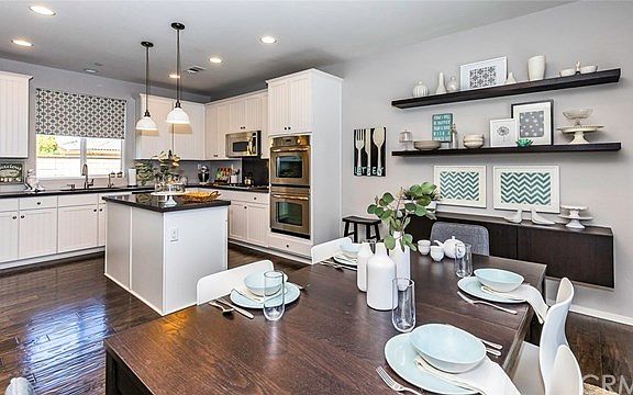 4th image of 40476 Amesbury Ln