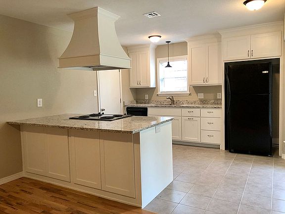 Gorgeous updated kitchen