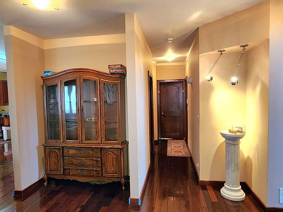 3rd image of 829 Clover Ridge Ln