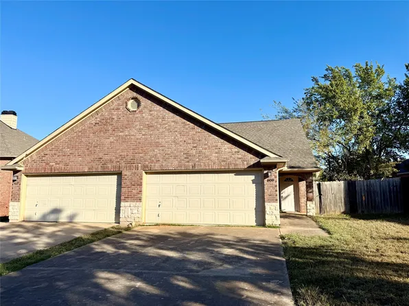 808 Betty Ct, Hurst, TX 76053
