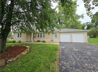 10913 W 50th Ter, Shawnee, KS 66203