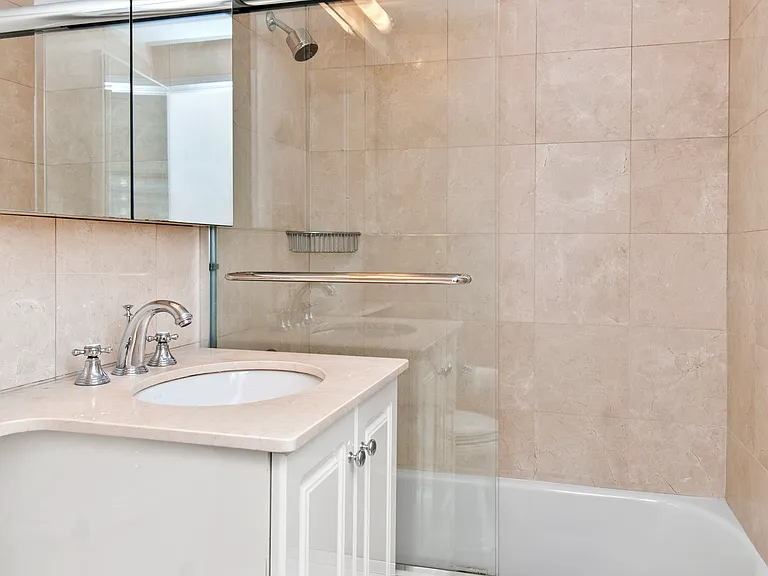 333 E 46th St #12K — Photo 5