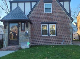 115-34 218th St, Cambria Heights, NY 11411