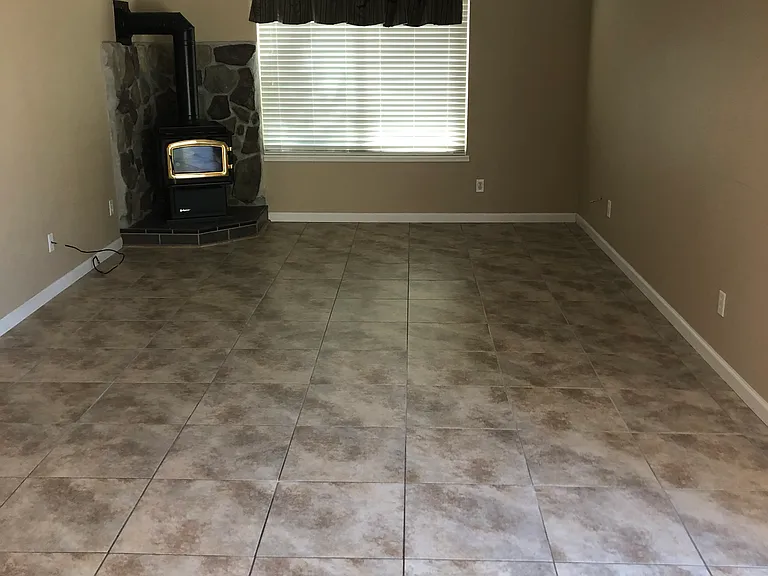 229 Yosemite Dr — Photo 3