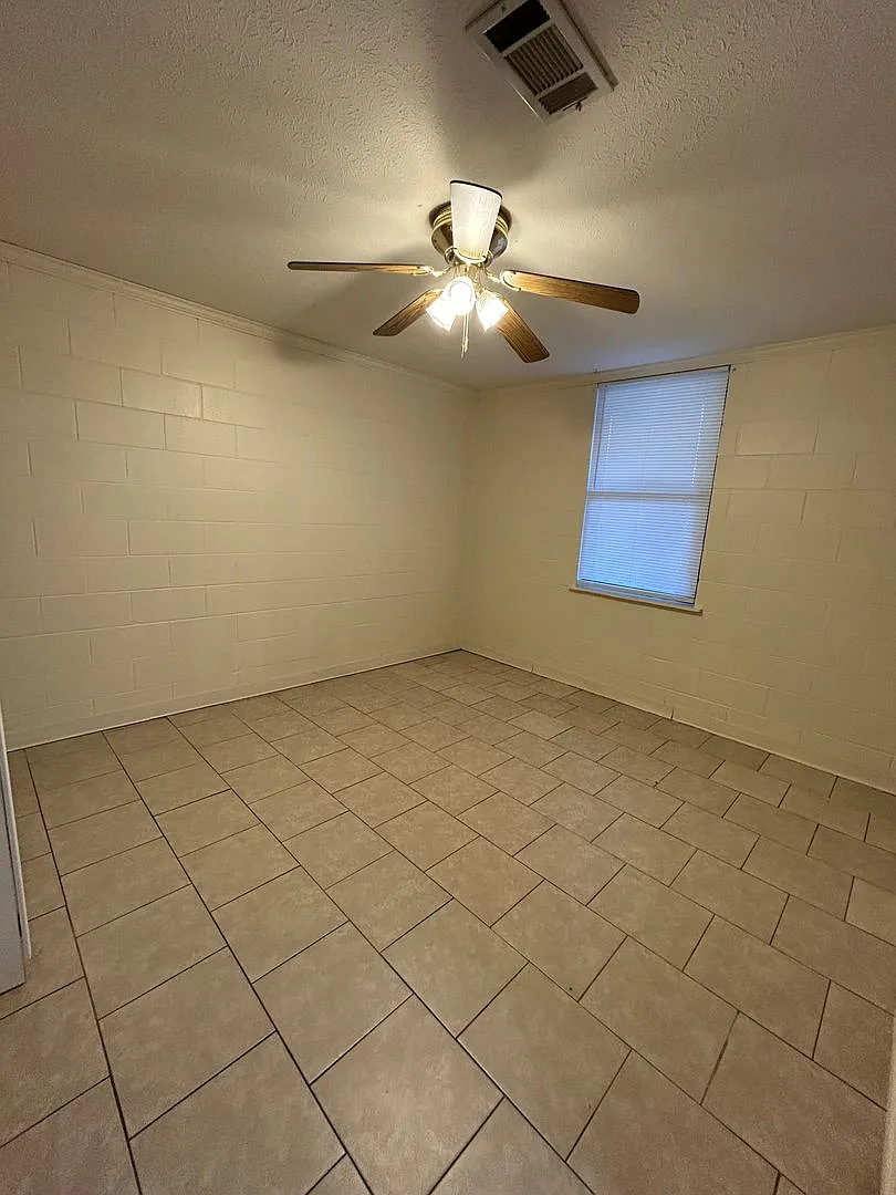 208 Tyler Rd — Photo 3