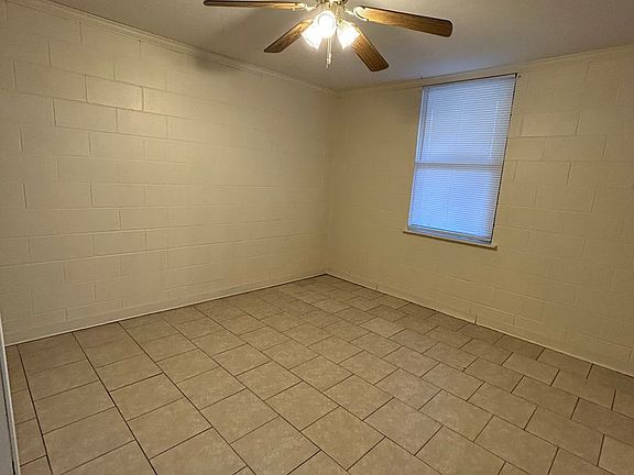 3rd image of 208 Tyler Rd