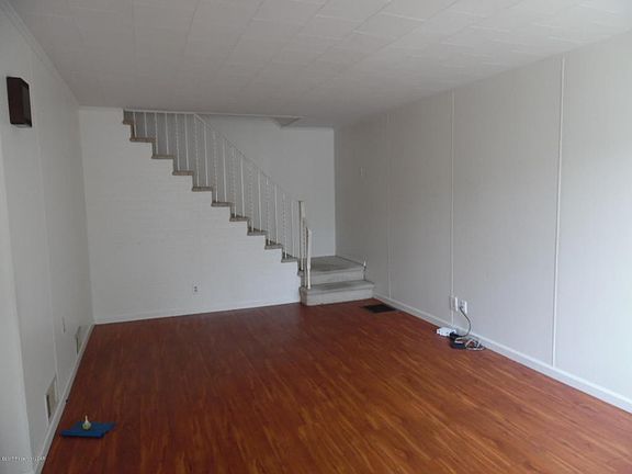 3rd image of 97 N Goodwin Ave