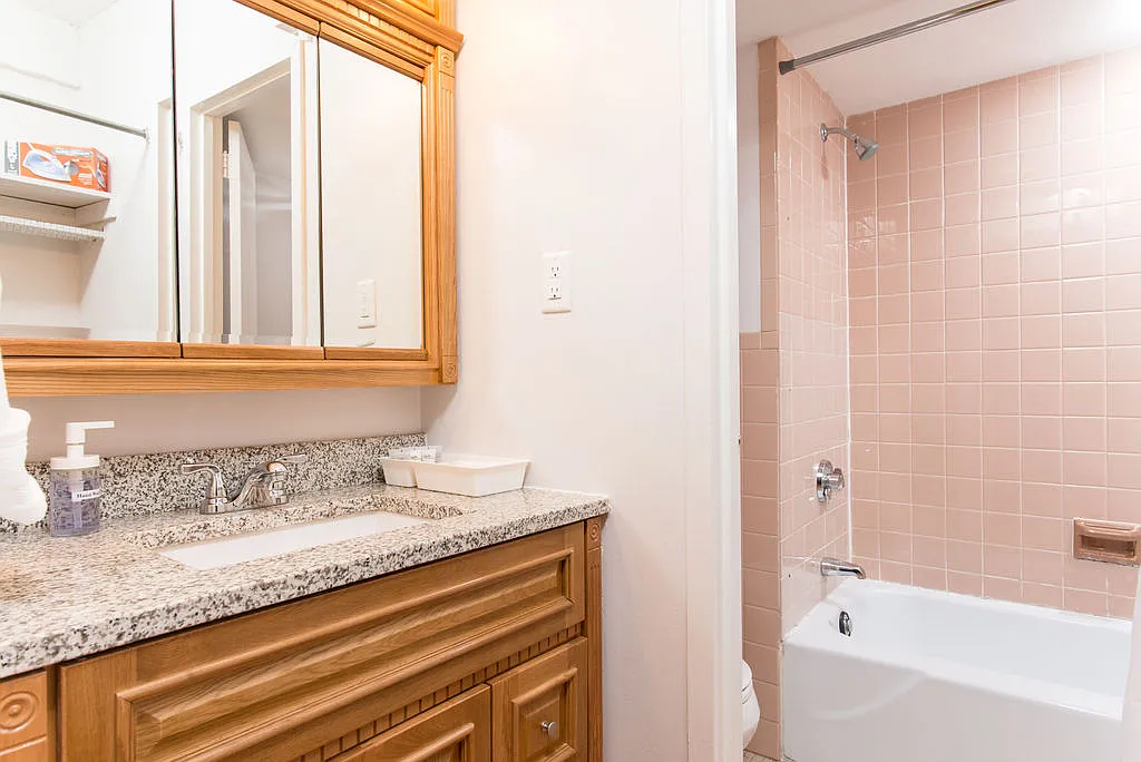 1148 Commonwealth Ave — Photo 3