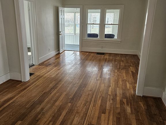 2nd image of 520 Shirley St NE
