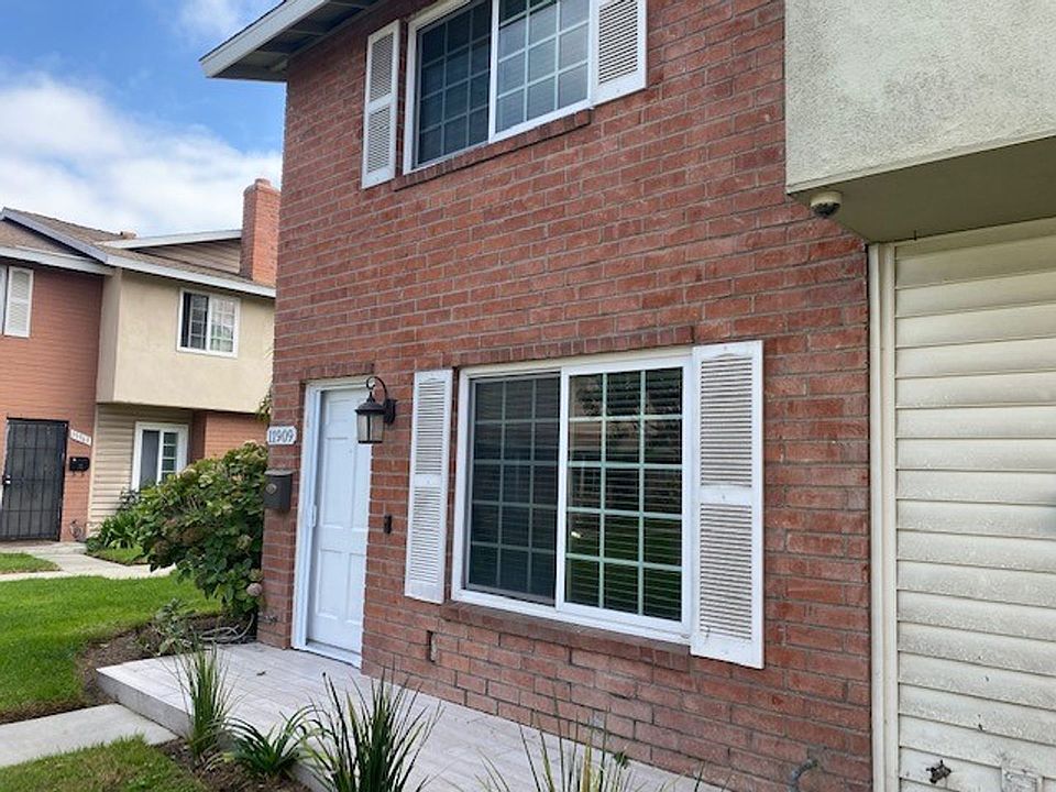 1st image of 11909 Lilac Ave
