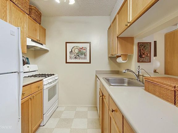 4th image of 474 48th Ave APT 19H