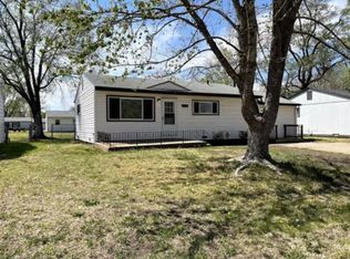 630 Whittinghill Ave, Salina, KS 67401