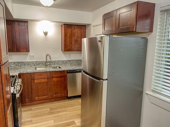 3rd image of 521 C St #2