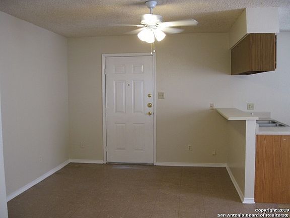 3rd image of 822 W Olmos Dr
