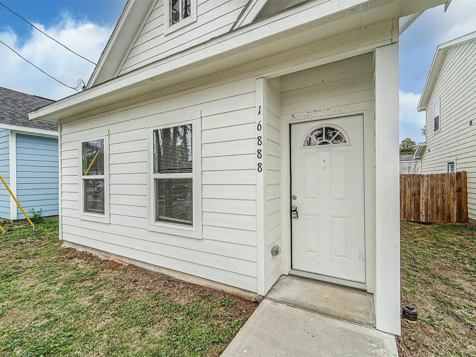 3 bed, 2.5 bath, 1400 sqft, $1,550 — Photo 2