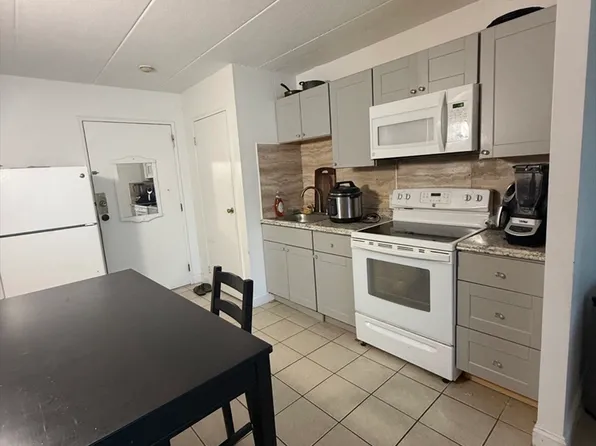 126 Beaver St APT 53, Framingham, MA 01702