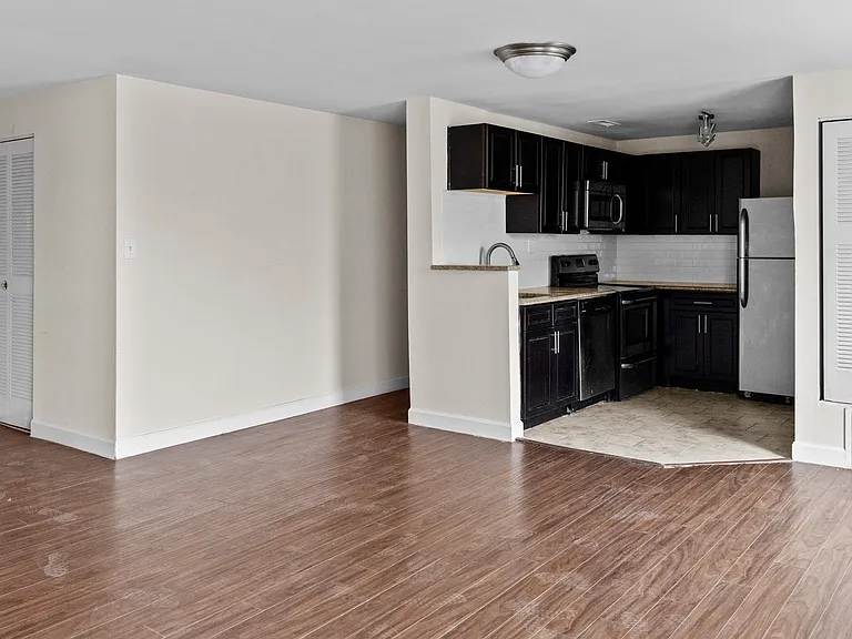5555 Pershing Ave #2 — Photo 10