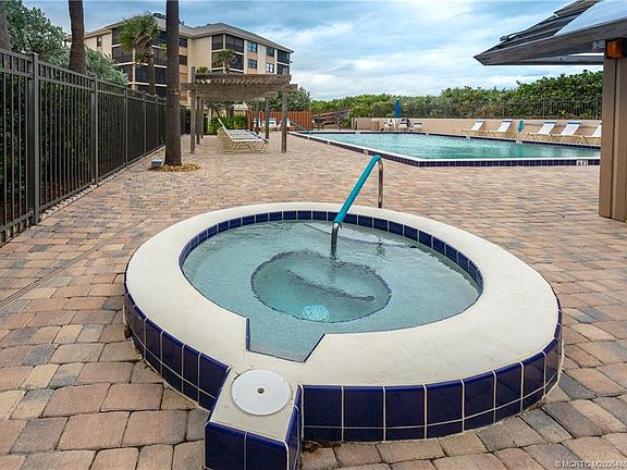 3rd image of 2641 NE Ocean Blvd APT 405