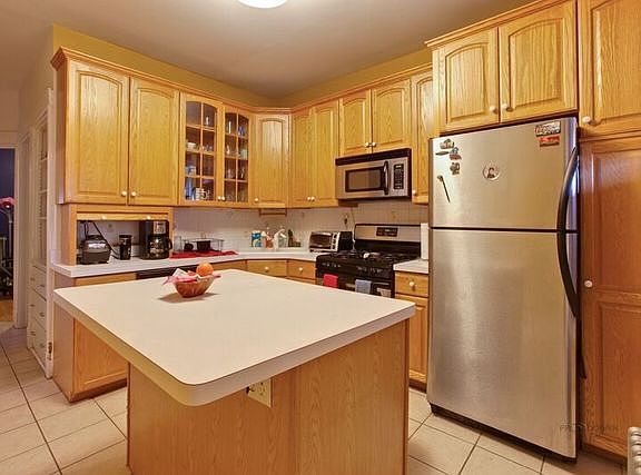 2nd image of 1428 W Highland Ave