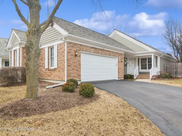 427 Park Barrington Dr, Barrington, IL 60010