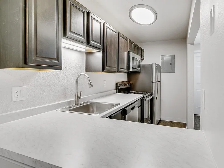 Westport Apartments — Photo 32