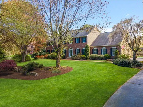 259 Mourning Dove Dr, North Kingstown, RI 02852