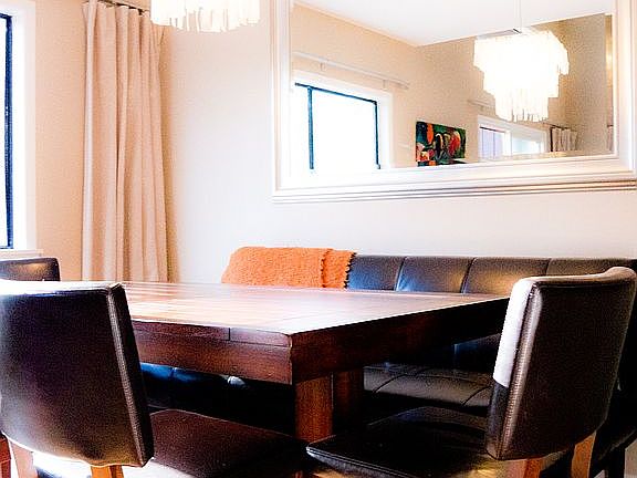Dining area with banquette