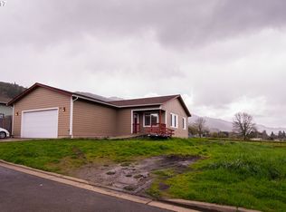 293 Gallahad Loop, Myrtle Creek, OR 97457