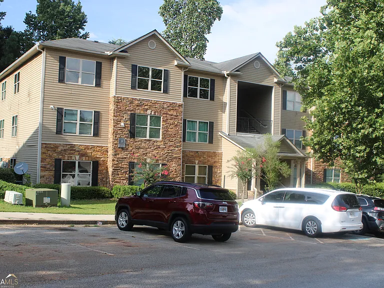 3301 Fairington Club Dr — Photo 2