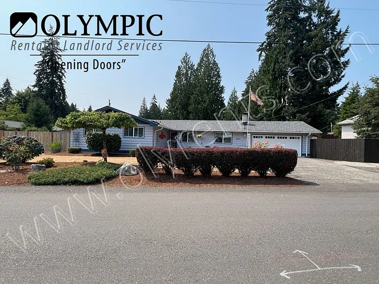 3 bed, 1.75 bath with RV parking/storage! in Brentwood neighborhood! — Photo 2