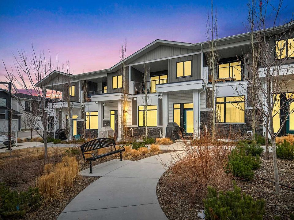 1st image of 210 Crestbrook Cmn SW