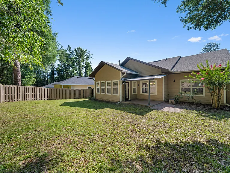 10538 Palmetto Blvd — Photo 34