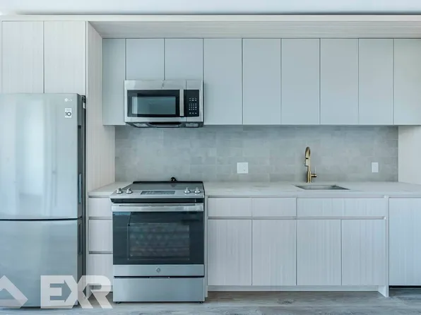 210 Clarkson Avenue image 4 of 18