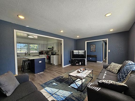 5th image of 575 De Laura Ln