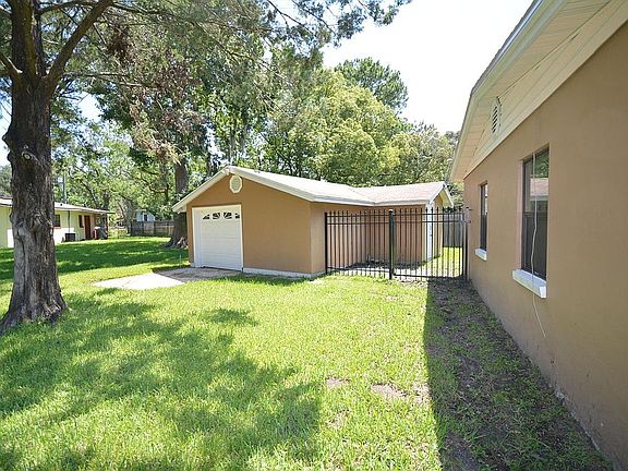 2nd image of 3527 Rockwood Dr